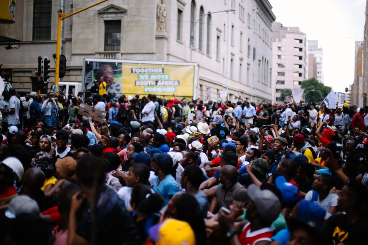 Students arrive at Luthuli House.