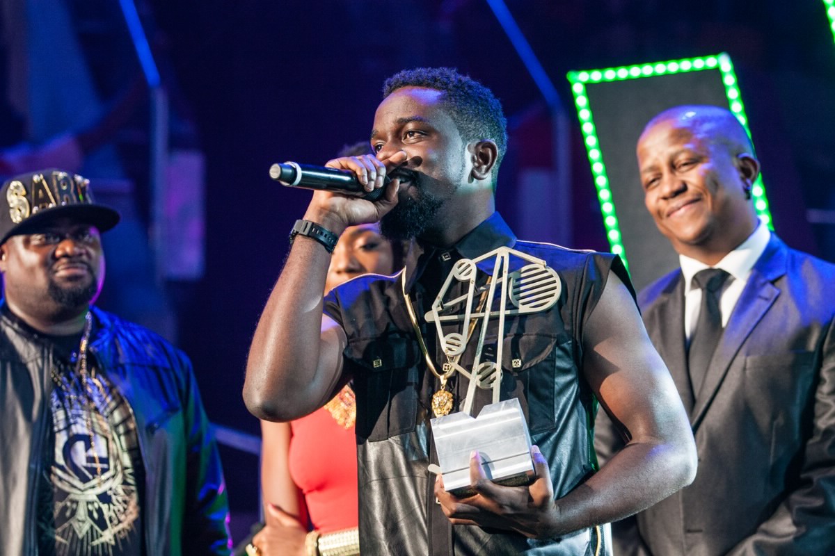 Sarkodie wins Best Hip Hop. Photo Credit: Al Nicoll, MTV Networks Africa (Pty) Ltd.