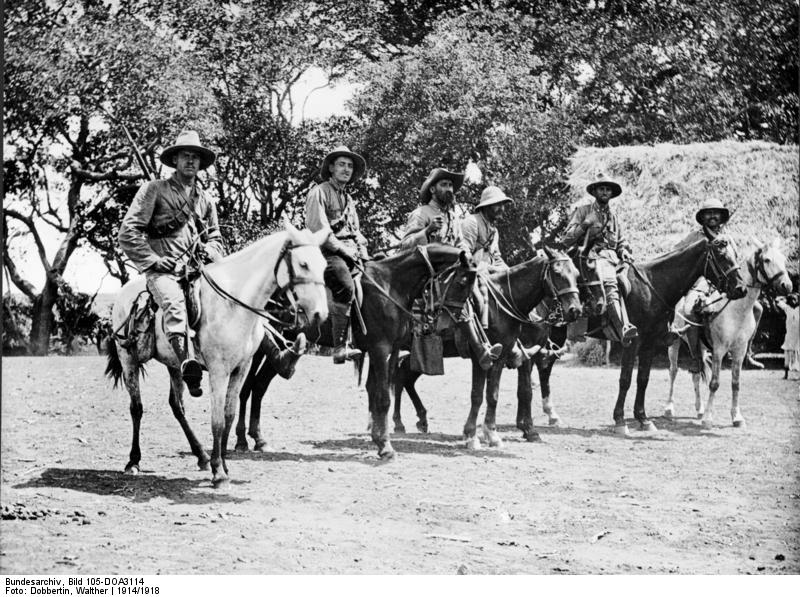 Deutsch-Ostafrika, Reiter zu Pferd