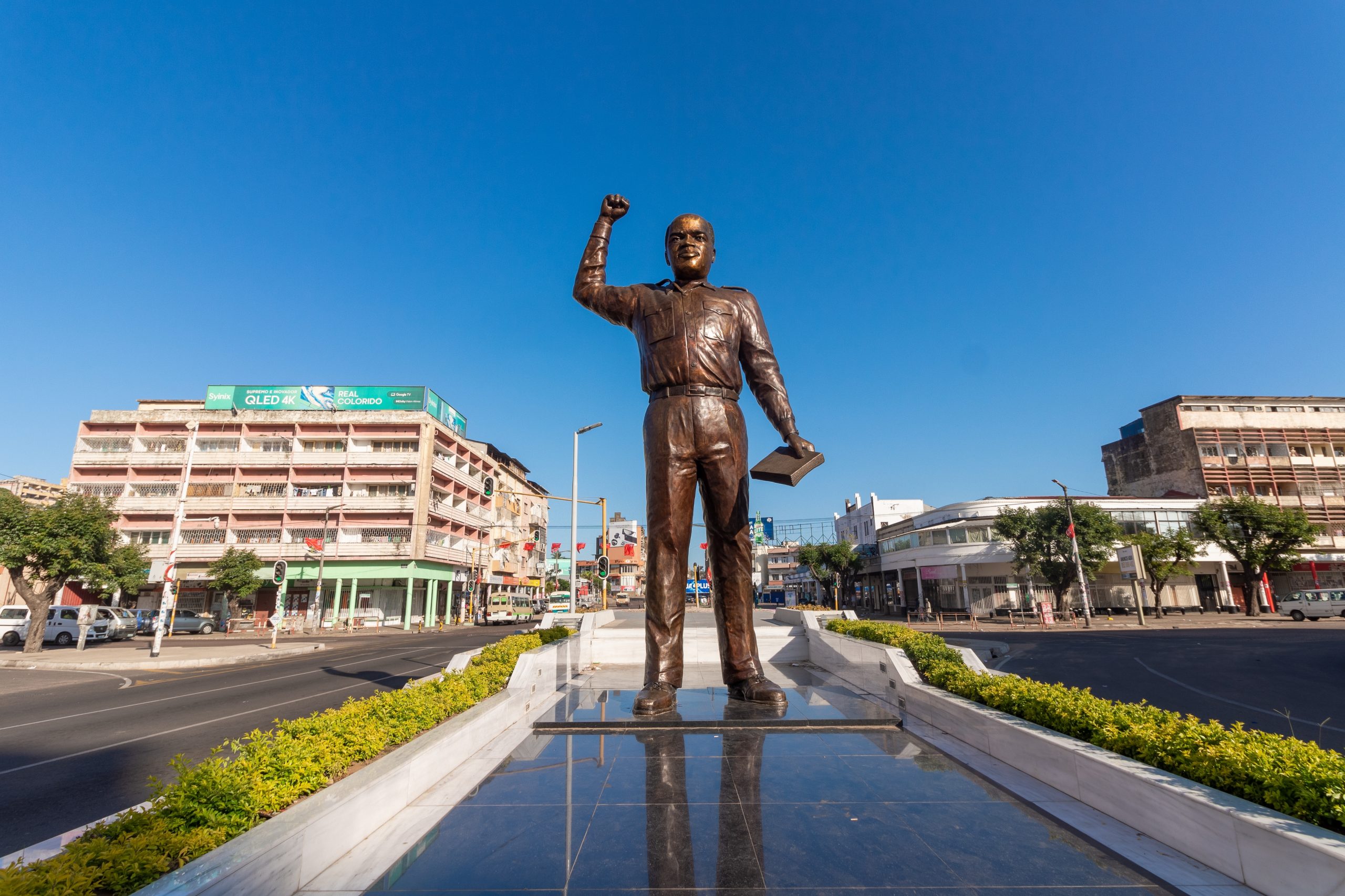 Maputo,,Mozambique,-,October,06,,2024:,Statue,Of,Eduardo,Mondlane,